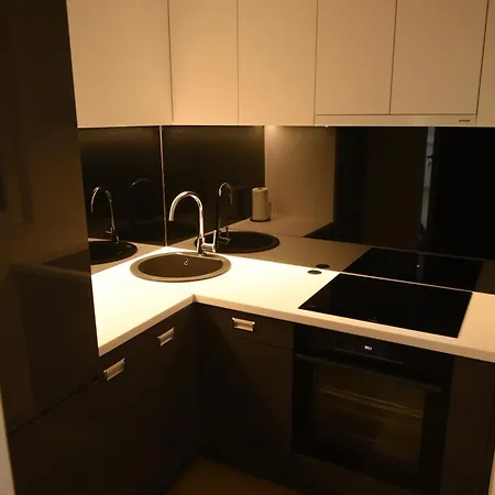 Apartment Square Five