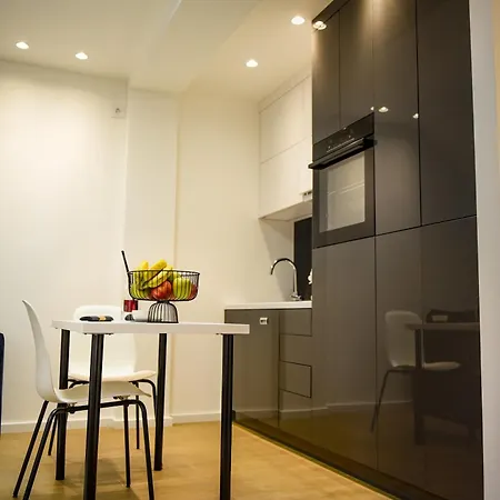 Square Five Apartment *